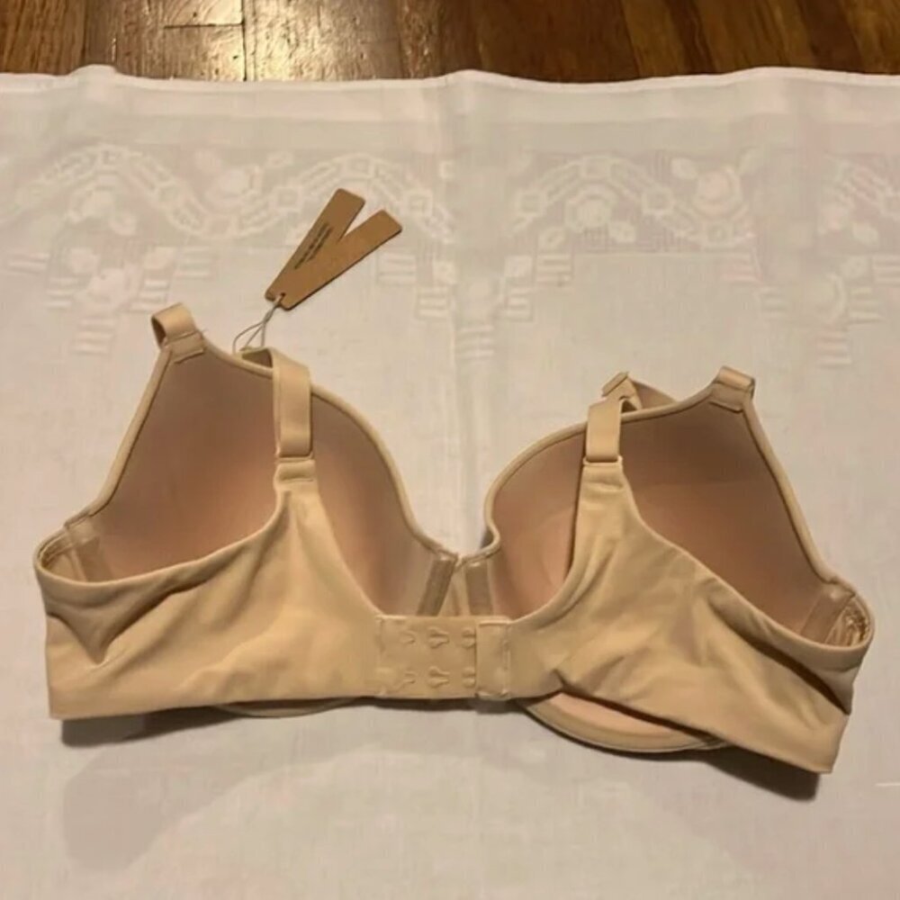 SKIMS FITS EVERYBODY T-SHIRT BRA Sand 30A No Tags Used - Picture 2 of 2